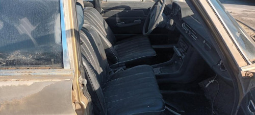  MERCEDES-BENZ STRICH ACHT (BM 114 / 115) BERLINA 