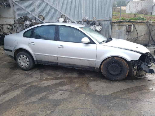  VOLKSWAGEN PASSAT BERLINA (3B3) 
