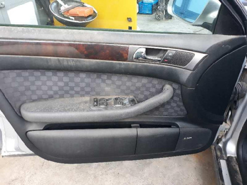  AUDI A6 BERLINA (4B2) 