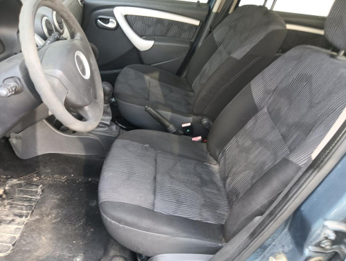 DACIA SANDERO — vehículo donante para recambios 