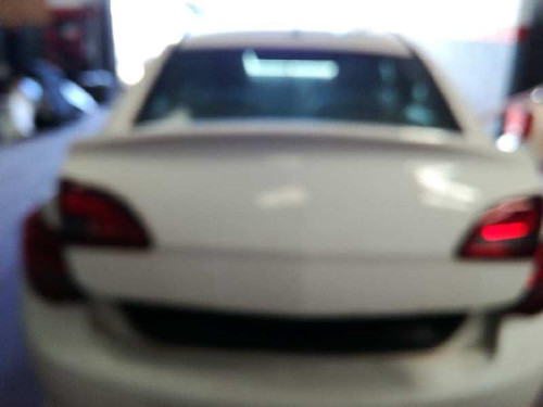 OPEL ASTRA J SEDÁN — vehículo donante para recambios 