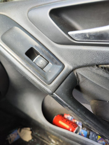 MANDO ELEVALUNAS DELANTERO DERECHO VOLKSWAGEN GOLF VI (5K1)(10.2008) 