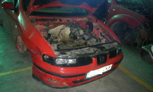 SEAT LEON (1M1) — vehículo donante para recambios 