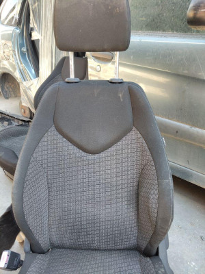 ASIENTO DELANTERO IZQUIERDO