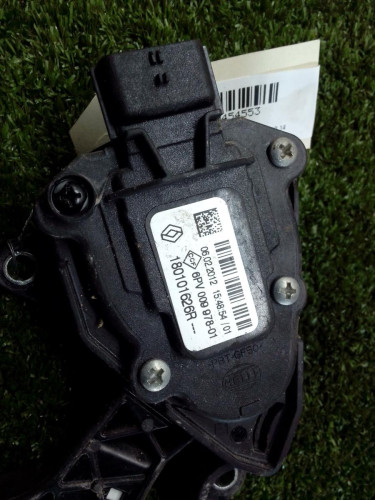  PEDAL ACELERADOR 