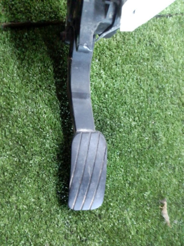  PEDAL ACELERADOR 