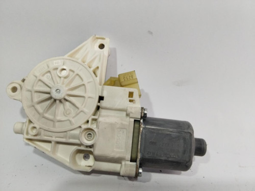 MOTOR ELEVALUNAS DELANTERO IZQUIERDO Mercedes-Benz CLASE C (BM 204) BERLINA 