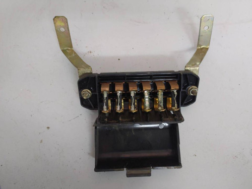 CAJA RELES / FUSIBLES Lada NIVA (2121/21213/21214/21215/2131) 