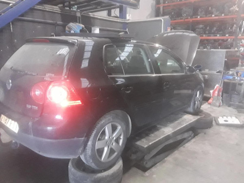 VOLKSWAGEN GOLF V (1K1)(10.2003) — автомобиль-донор на запчасти 