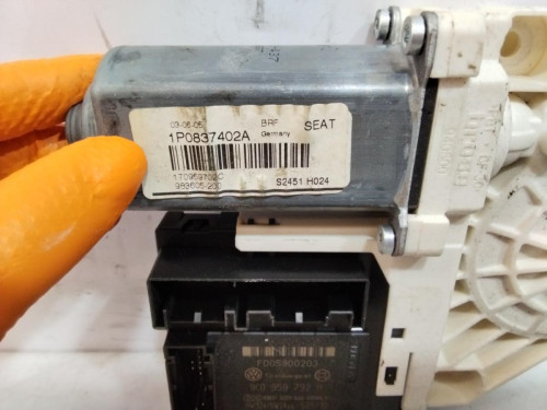 MOTOR ELEVALUNAS DELANTERO DERECHO SEAT LEON (1P1) 
