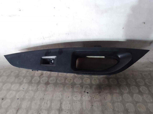 MANDO ELEVALUNAS DELANTERO DERECHO SEAT LEON (5F1) 