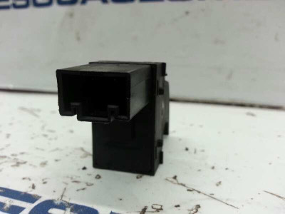 MANDO ELEVALUNAS DELANTERO DERECHO