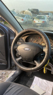 FORD FOCUS BERLINA (CAK)