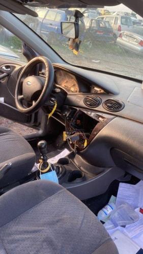  FORD FOCUS BERLINA (CAK) 