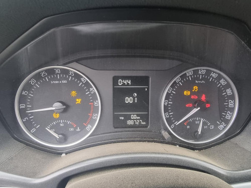 SKODA OCTAVIA BERLINA (1Z3) — vehículo donante para recambios 