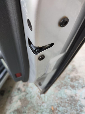 CERRADURA PUERTA TRASERA DERECHA