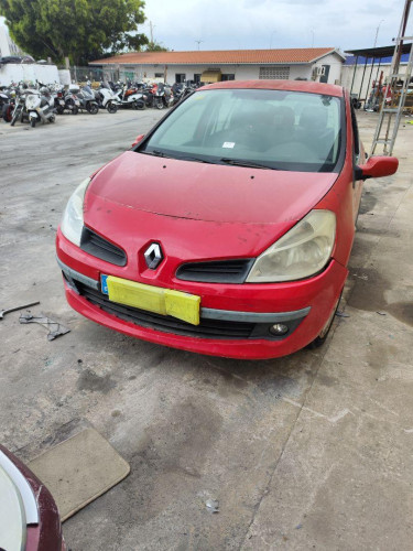 RENAULT CLIO III — автомобиль-донор на запчасти 