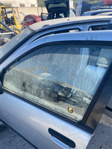 LUNA DELANTERA IZQUIERDA Nissan ALMERA (N15) 