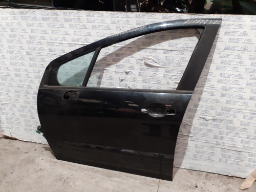  PUERTA DELANTERA IZQUIERDA 
