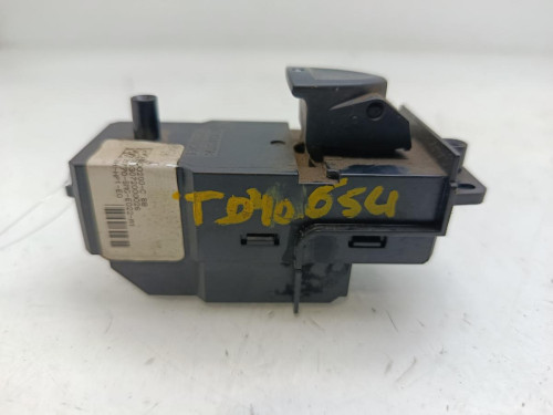 MANDO ELEVALUNAS TRASERO DERECHO Honda CIVIC 5 PUERTAS (FK) 
