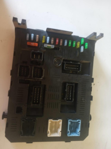 CAJA RELES / FUSIBLES Citroen C4 PICASSO 