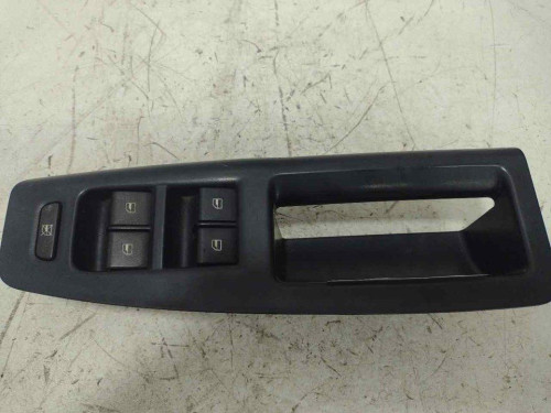 MANDO ELEVALUNAS DELANTERO IZQUIERDO Volkswagen POLO IV (9N1) 