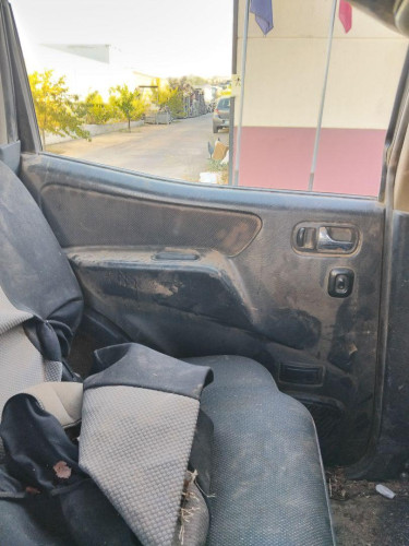 GUARNECIDO PUERTA TRASERA IZQUIERDA Nissan Terrano II (R20)(02.1993->) Nissan Terrano II (R20)(02.1993->) 