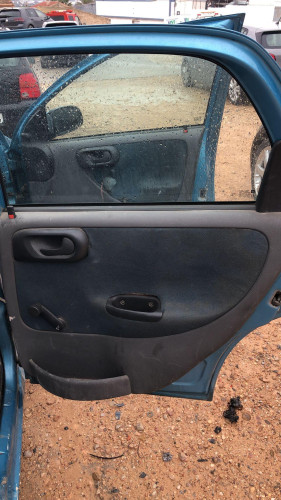 OPEL CORSA C — vehículo donante para recambios 