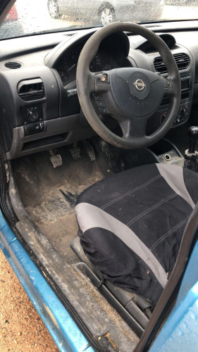 OPEL CORSA C — vehículo donante para recambios 