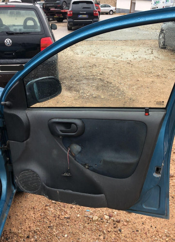 OPEL CORSA C — vehículo donante para recambios 