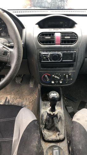 OPEL CORSA C — vehículo donante para recambios 