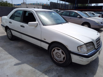 MERCEDES-BENZ CLASE C (BM 202) BERLINA