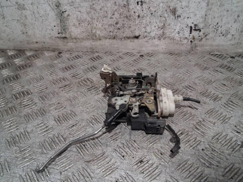 CERRADURA PUERTA DELANTERA IZQUIERDA 
