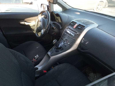 TOYOTA AURIS (E15)