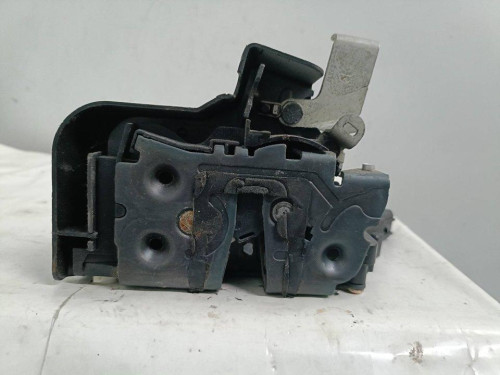 CERRADURA PUERTA TRASERA DERECHA Ford FOCUS BERLINA (CAP) 