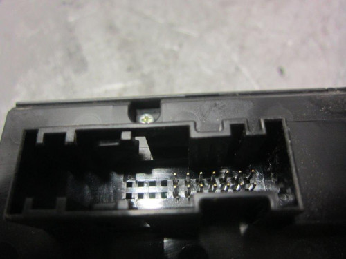  MANDO ELEVALUNAS DELANTERO IZQUIERDO Opel ZAFIRA B 