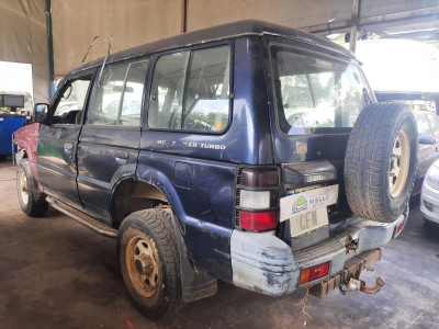 MITSUBISHI MONTERO (V20/V40)