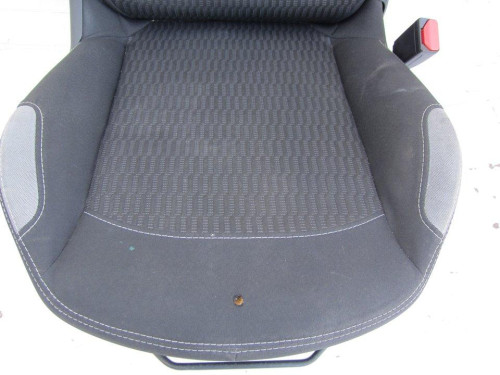  JUEGO ASIENTOS COMPLETO PEUGEOT 208 