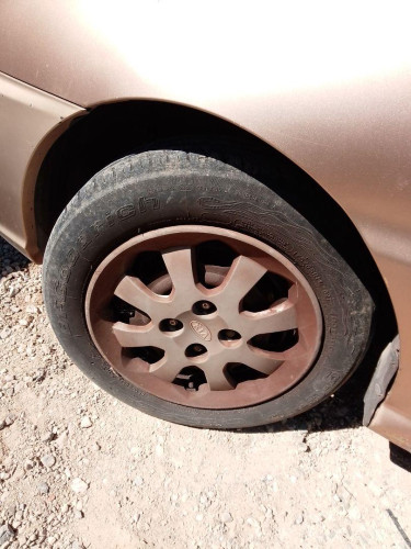 LLANTA Kia RIO (BC) 