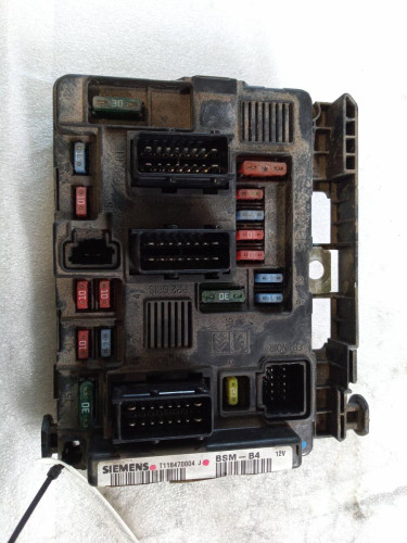  CAJA RELES / FUSIBLES, , 