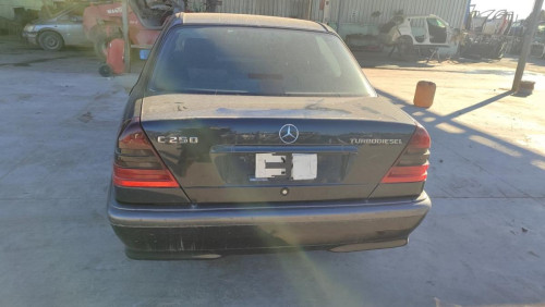  MERCEDES-BENZ CLASE C (BM 202) BERLINA 