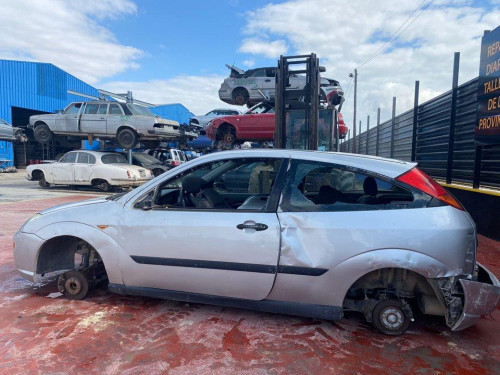  FORD FOCUS BERLINA (CAK) 