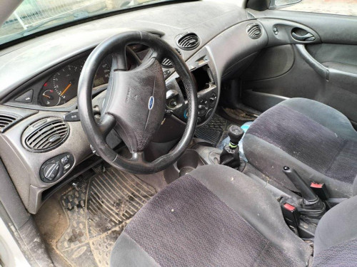  FORD FOCUS BERLINA (CAK) 