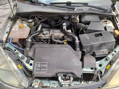  FORD FOCUS BERLINA (CAK) 