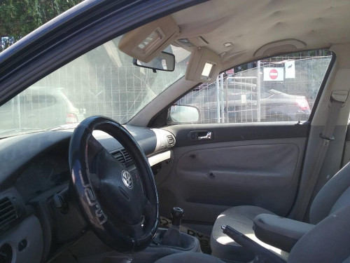 VOLKSWAGEN PASSAT BERLINA (3B2) — vehículo donante para recambios 