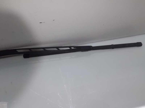 BRAZO LIMPIA DELANTERO DERECHO 