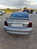 OPEL VECTRA B BERLINA