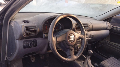 SEAT LEON (1M1)