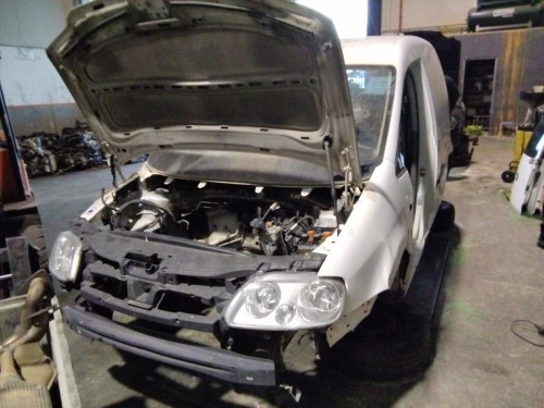  VOLKSWAGEN CADDY (2K)(02.2004) 