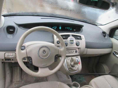 RENAULT SCENIC II (JM) — vehículo donante para recambios 
